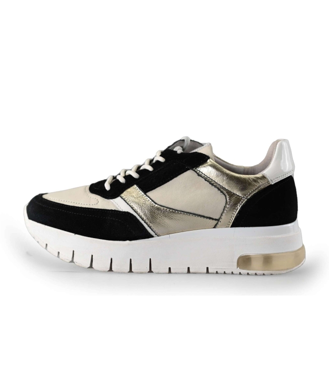 AQA Sneaker
