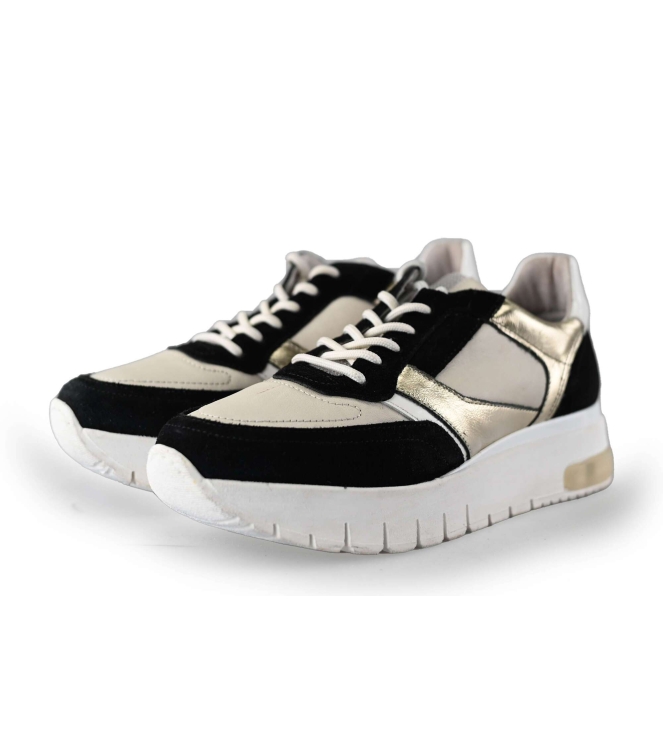 AQA Sneaker