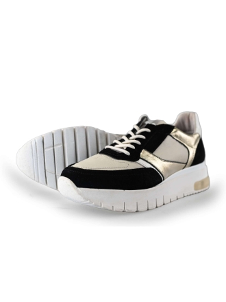 AQA Sneaker