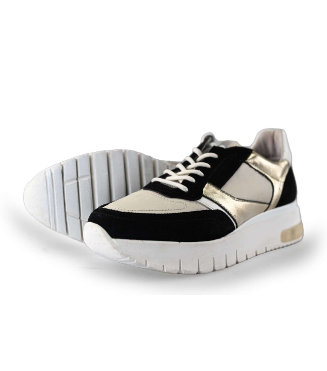AQA Sneaker