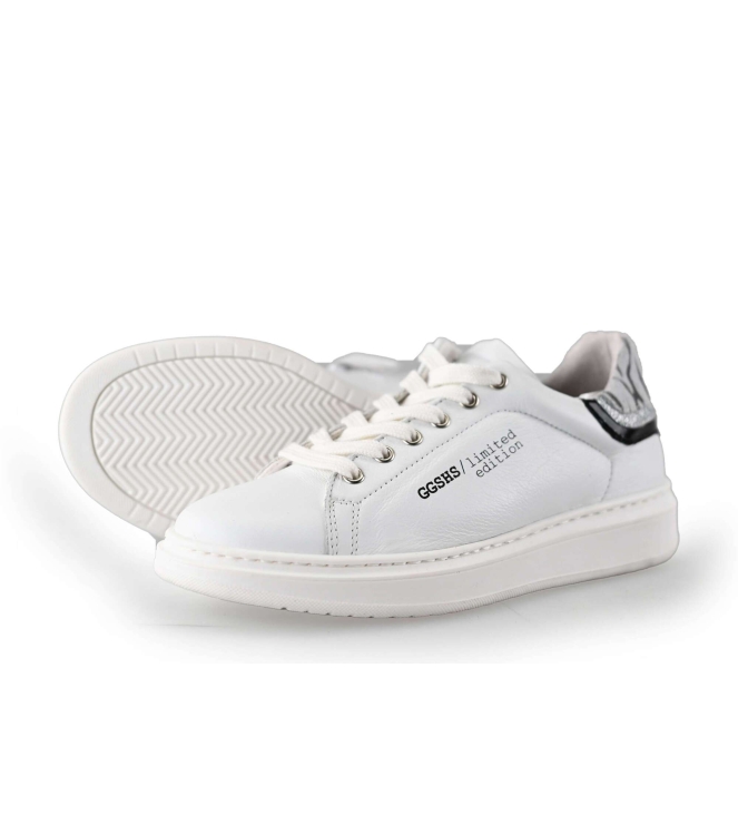 Giga Sneaker