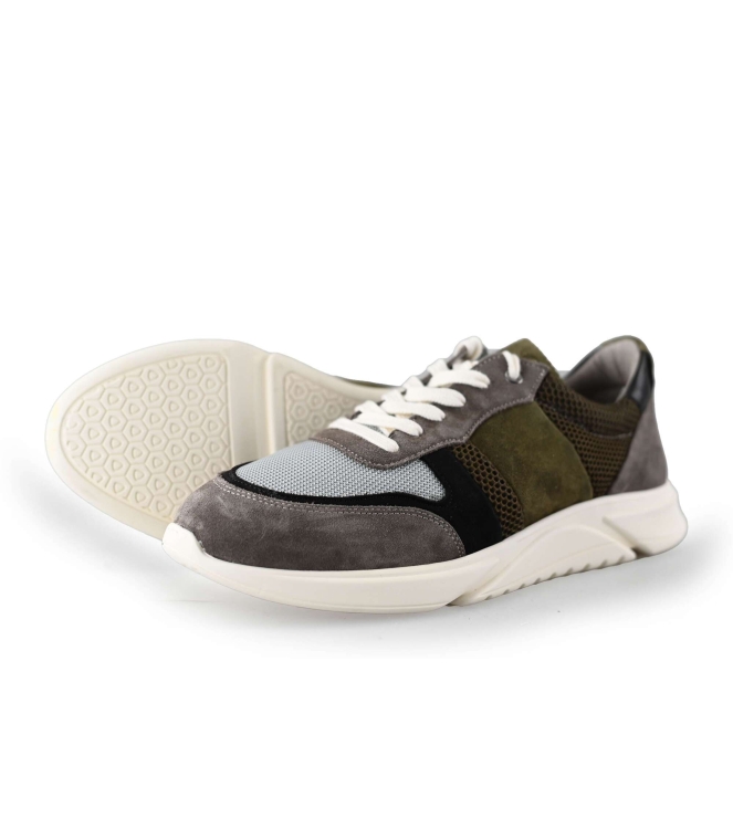 AQA Sneaker