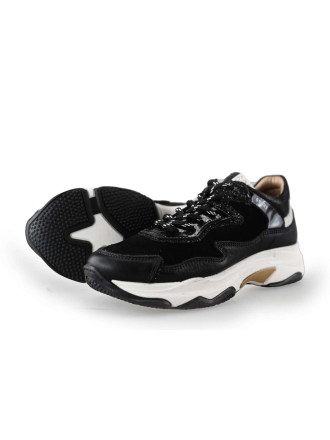Giga Sneaker