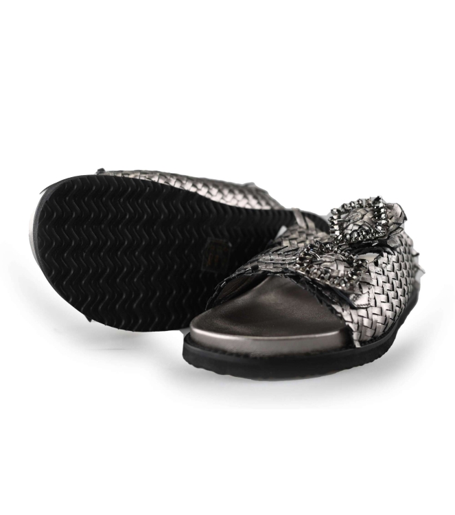 Inuikii Flip-Flops