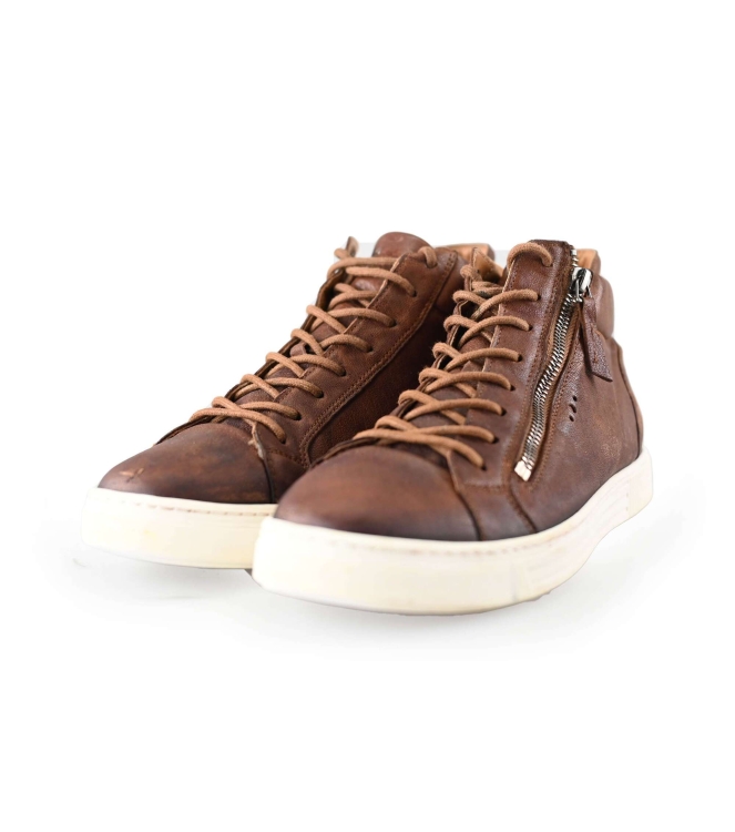 AQA Sneaker