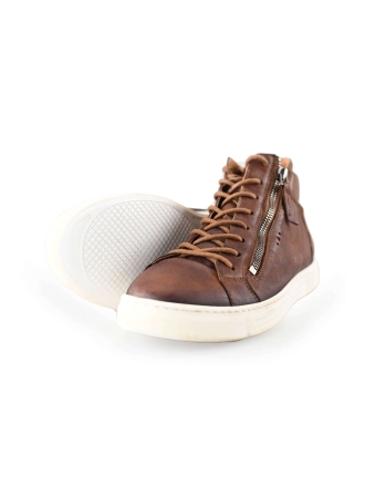 AQA Sneaker