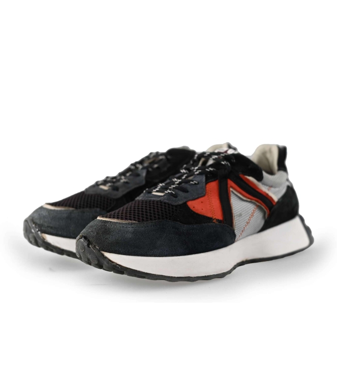 Giga Sneaker