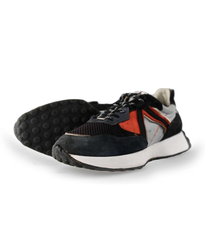Giga Sneaker