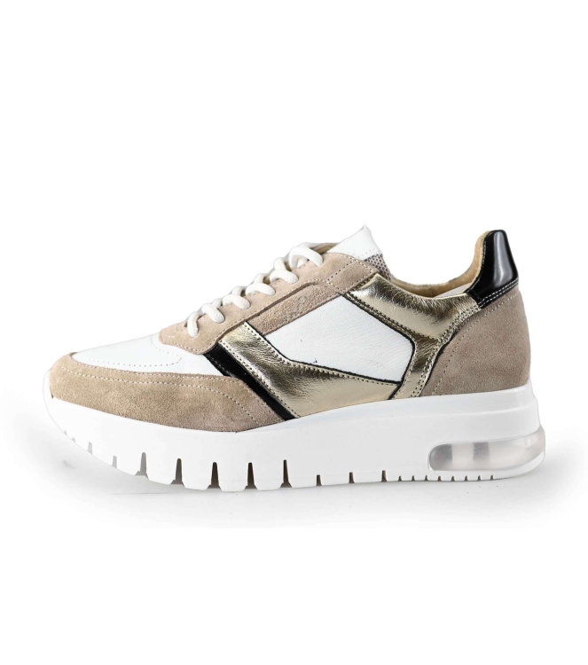 AQA Sneaker