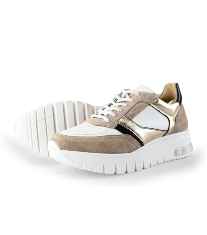 AQA Sneaker