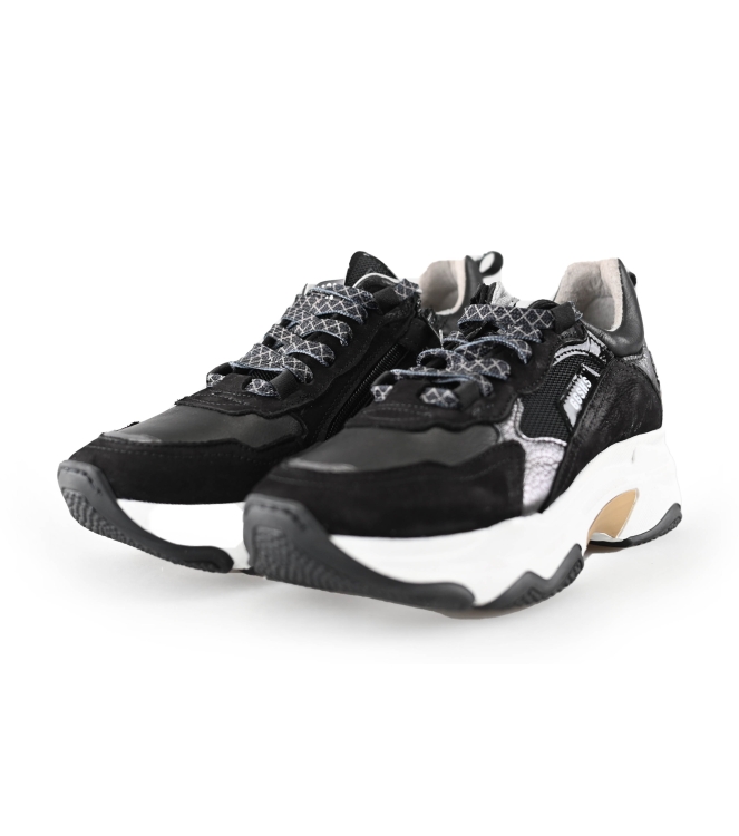 Giga Sneaker