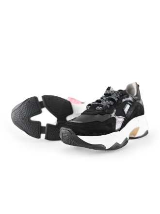Giga Sneaker
