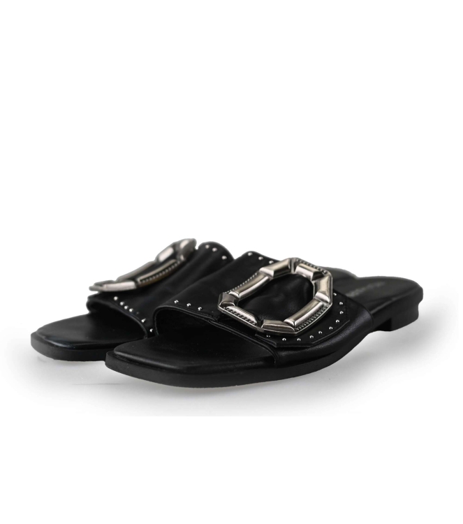 Noa Harmon Flip-Flops