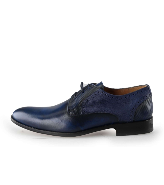 Schnürschuhe