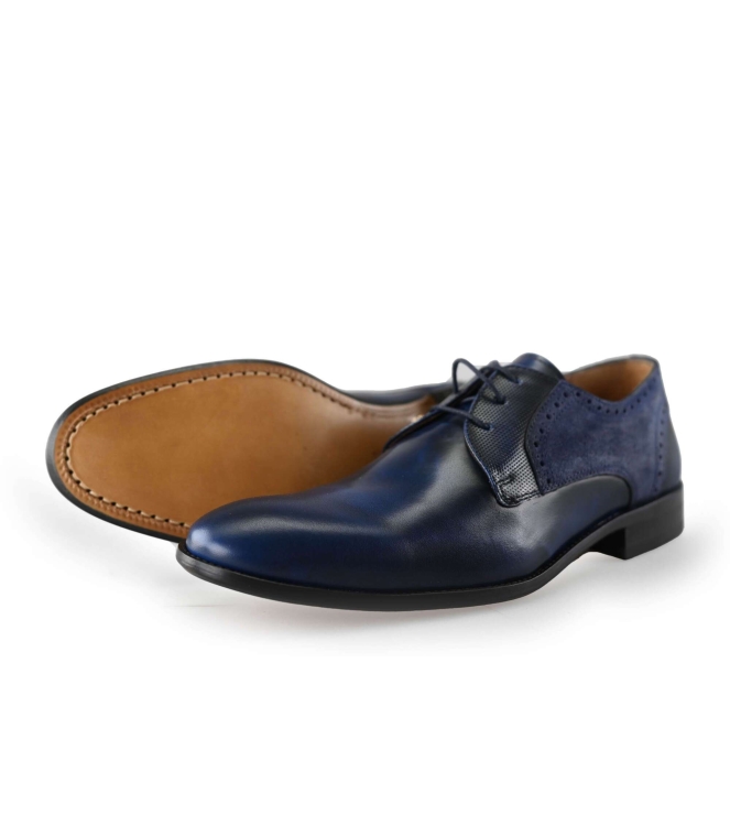 Schnürschuhe