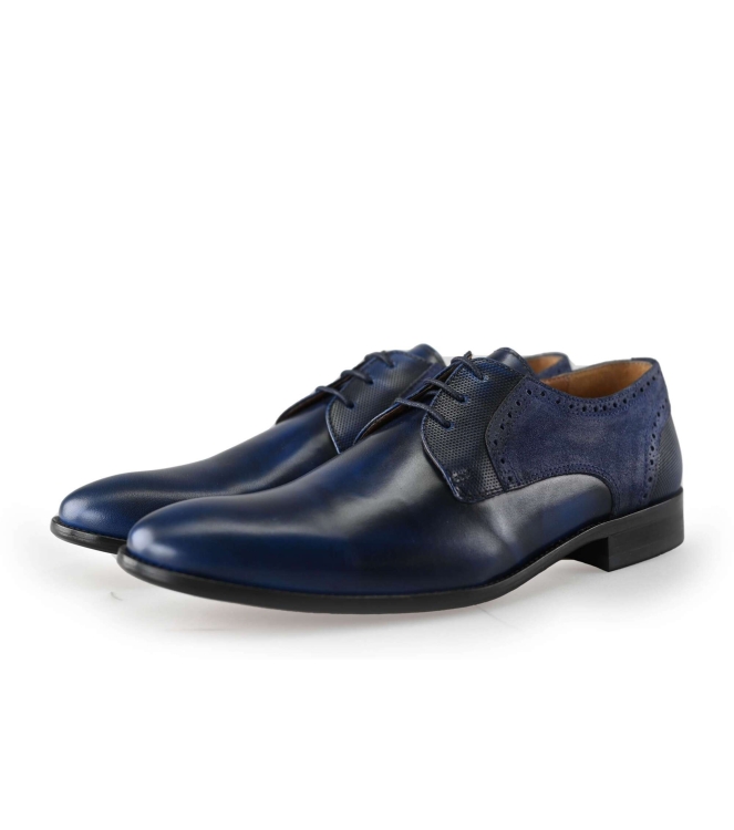 Schnürschuhe