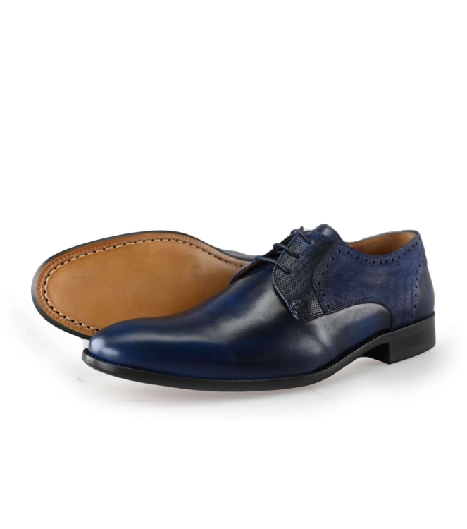 Schnürschuhe