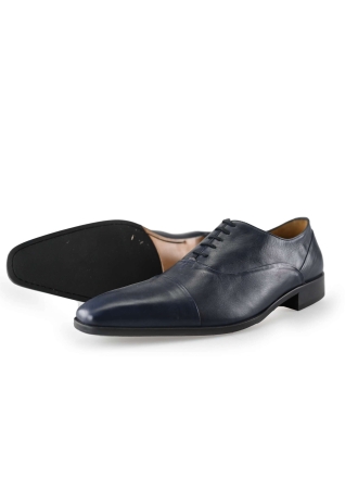 Schnürschuhe