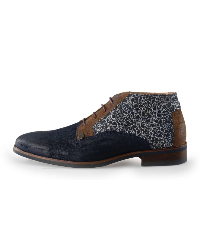 Schnürschuhe