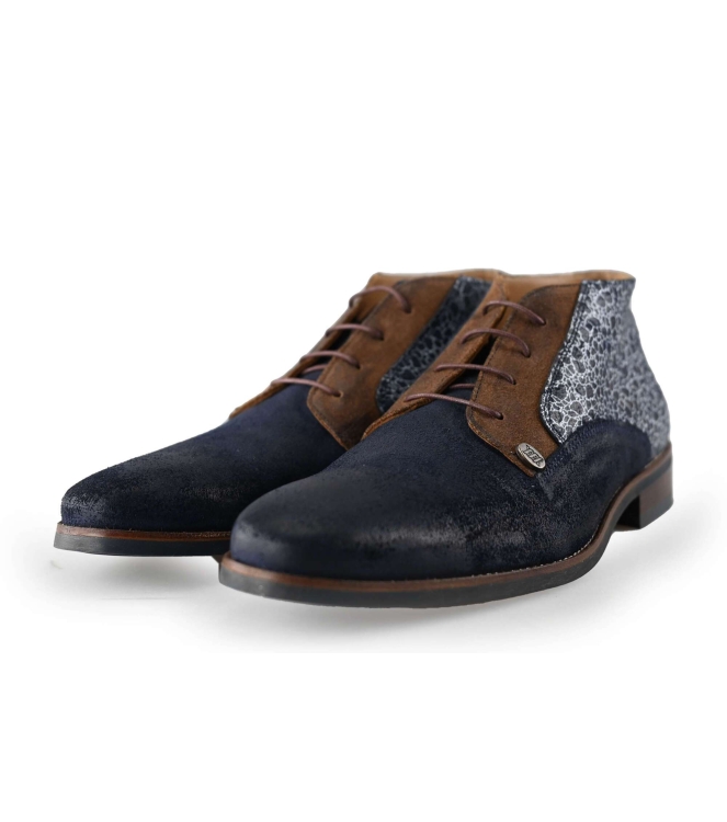 Schnürschuhe