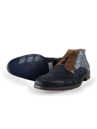 Schnürschuhe
