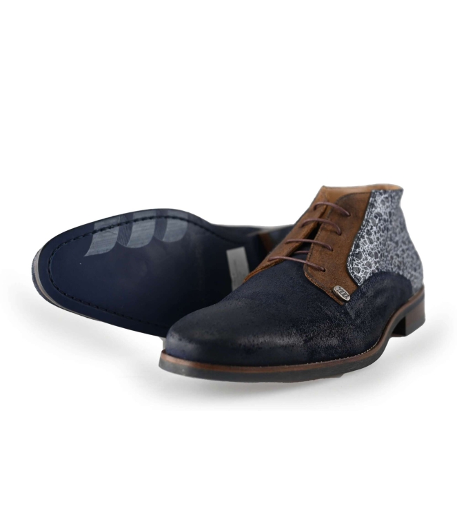 Schnürschuhe