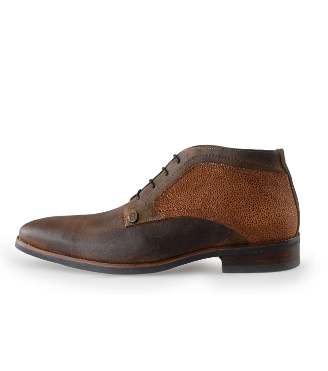 Schnürschuhe