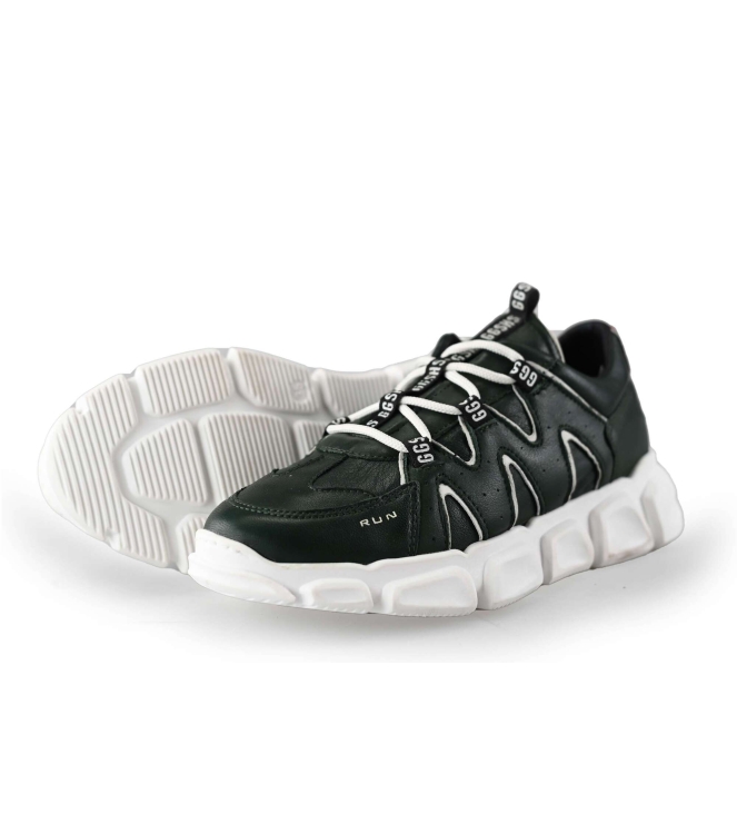 Giga Sneaker