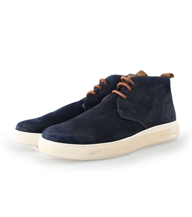 Schnürschuhe