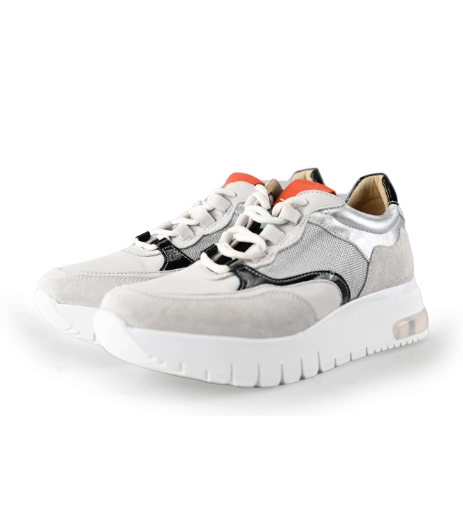 AQA Sneaker