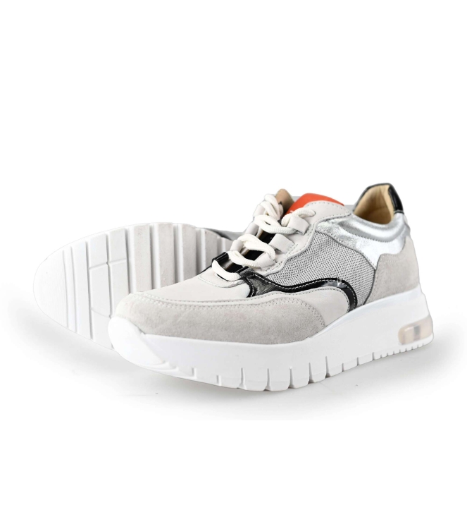 AQA Sneaker