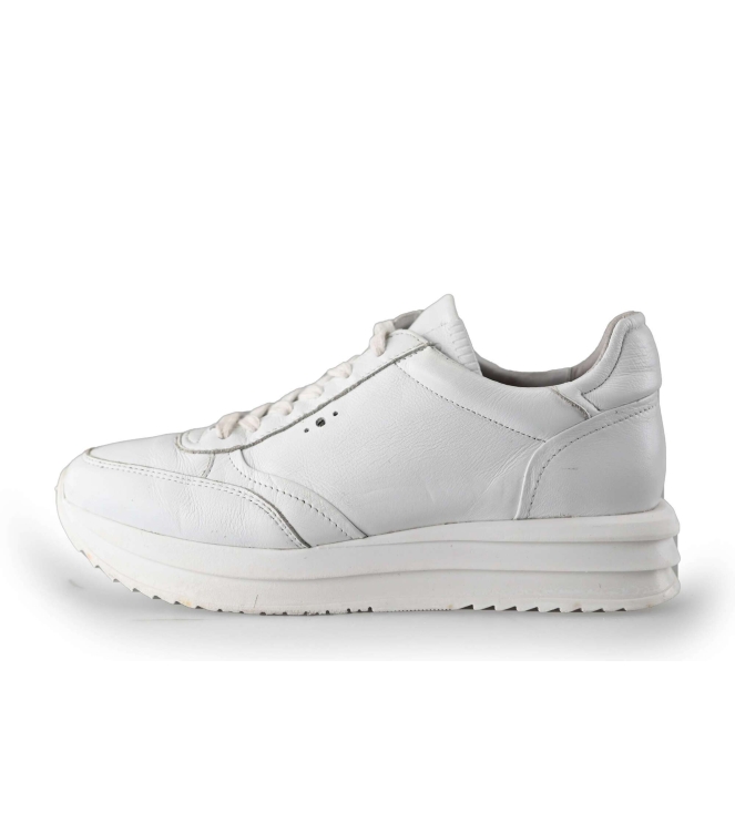 AQA Sneaker
