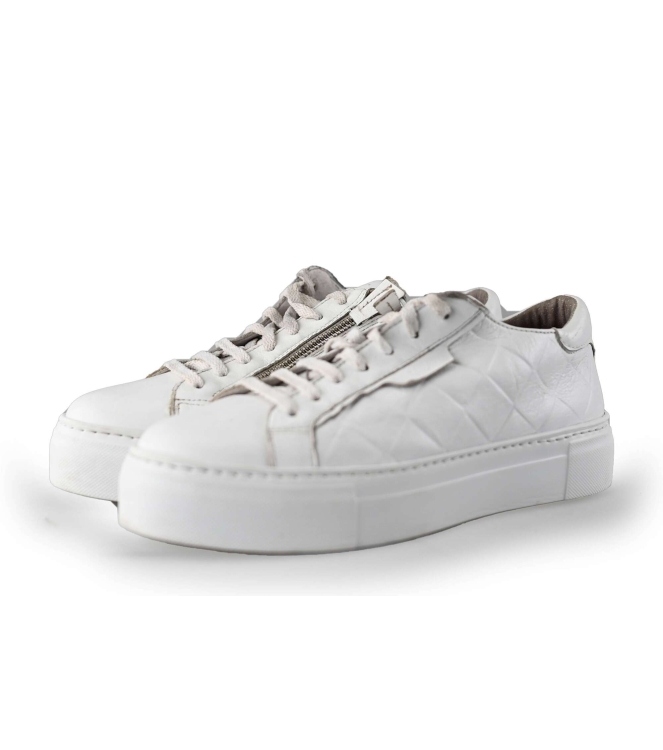AQA Sneaker