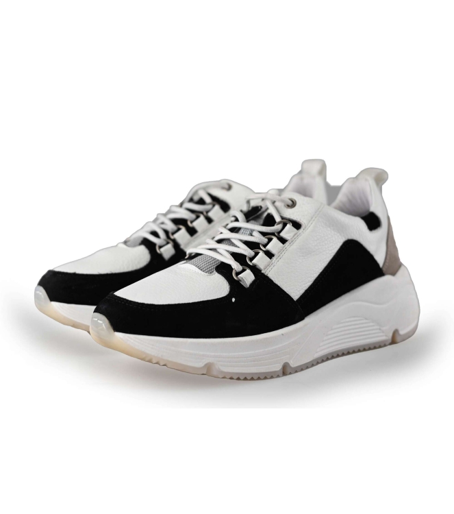 AQA Sneaker