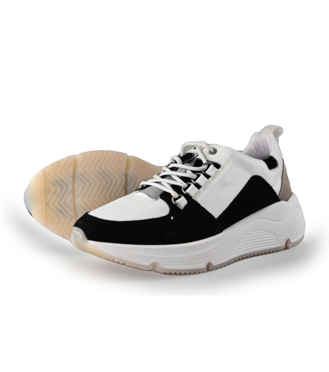 AQA Sneaker