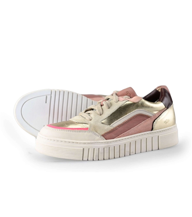 AQA Sneaker