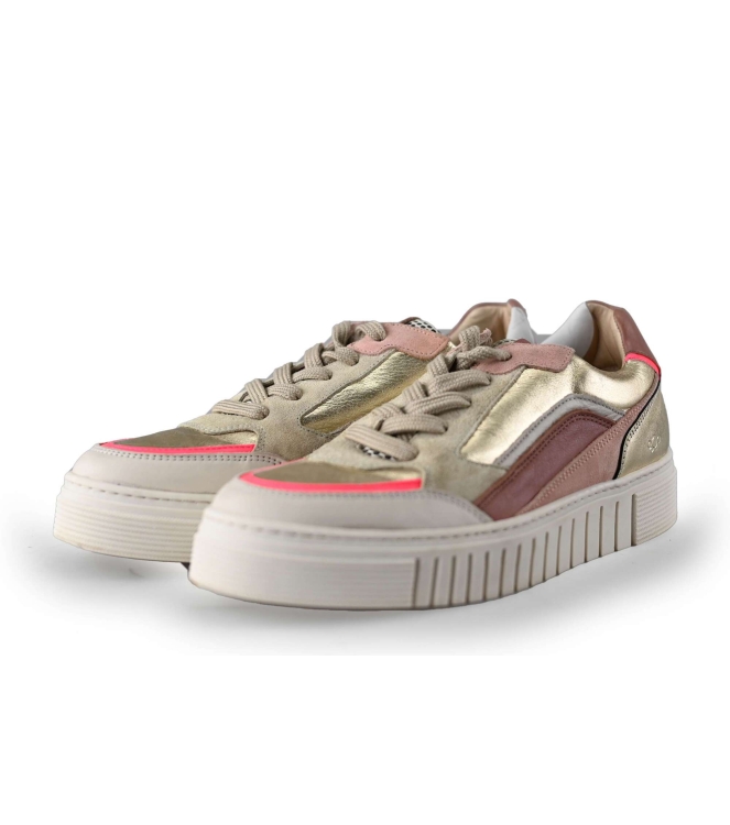 AQA Sneaker