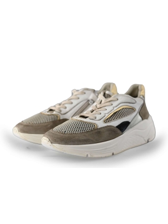Giga Sneaker