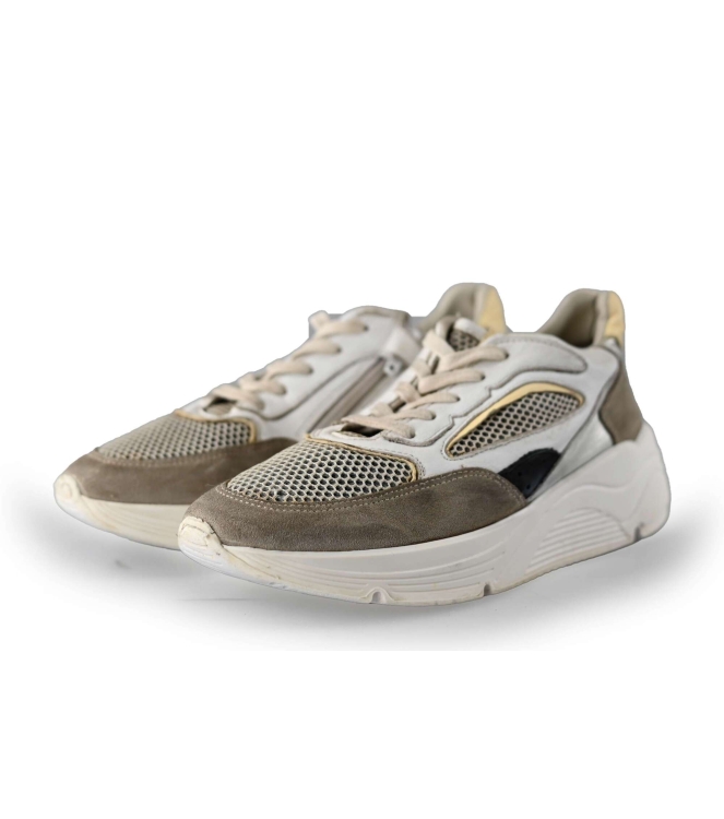 Giga Sneaker