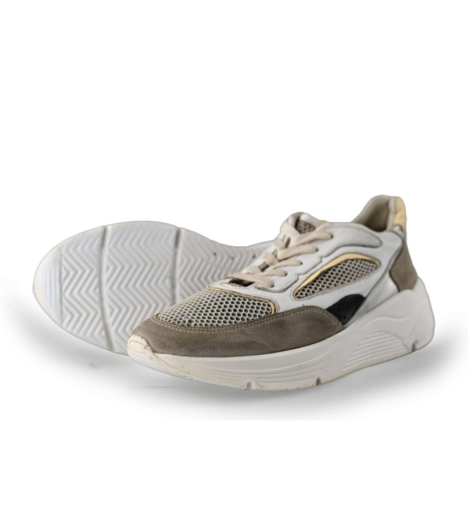 Giga Sneaker