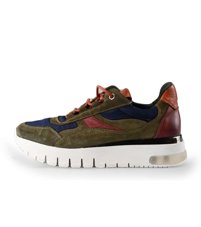 AQA Sneaker