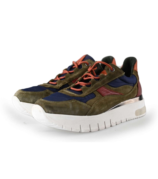 AQA Sneaker