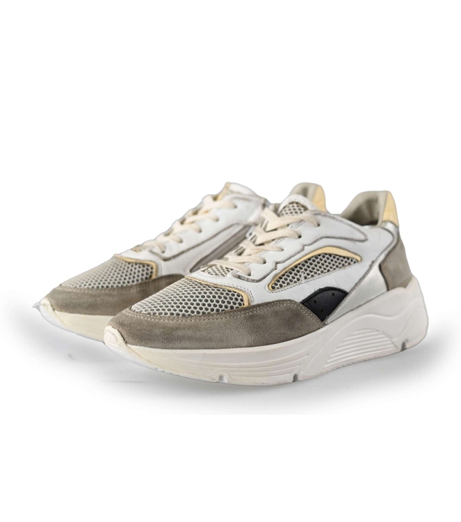 Giga Sneaker