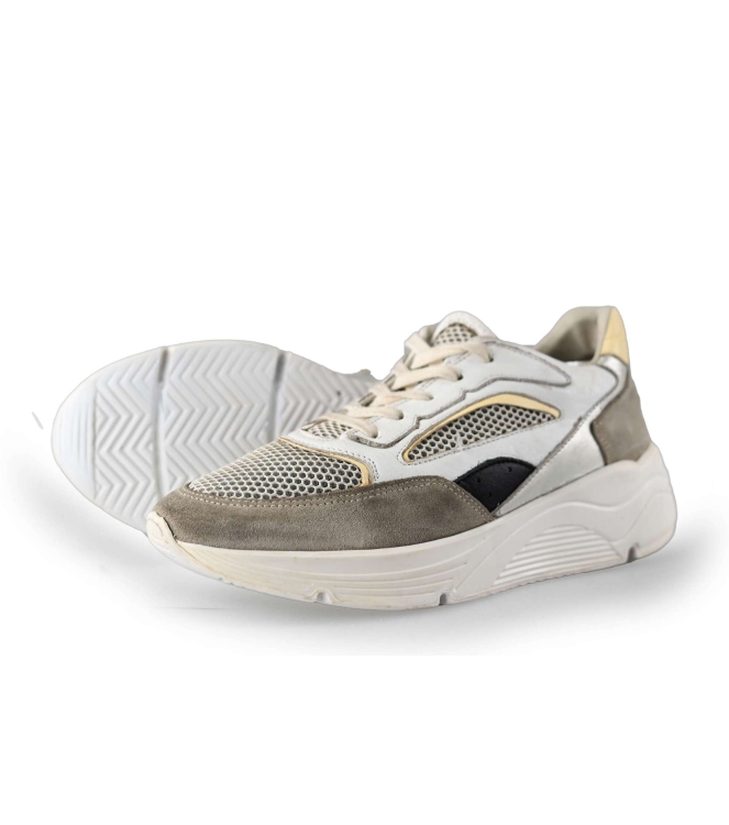 Giga Sneaker