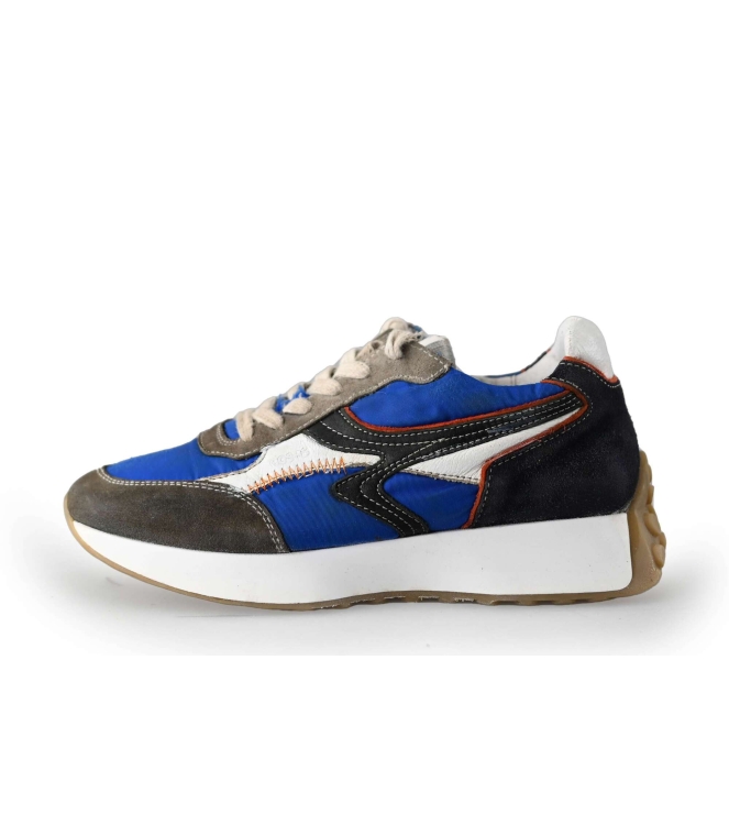 Giga Sneaker