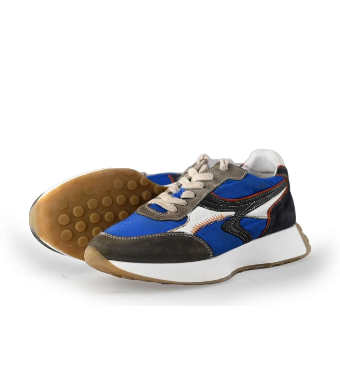 Giga Sneaker