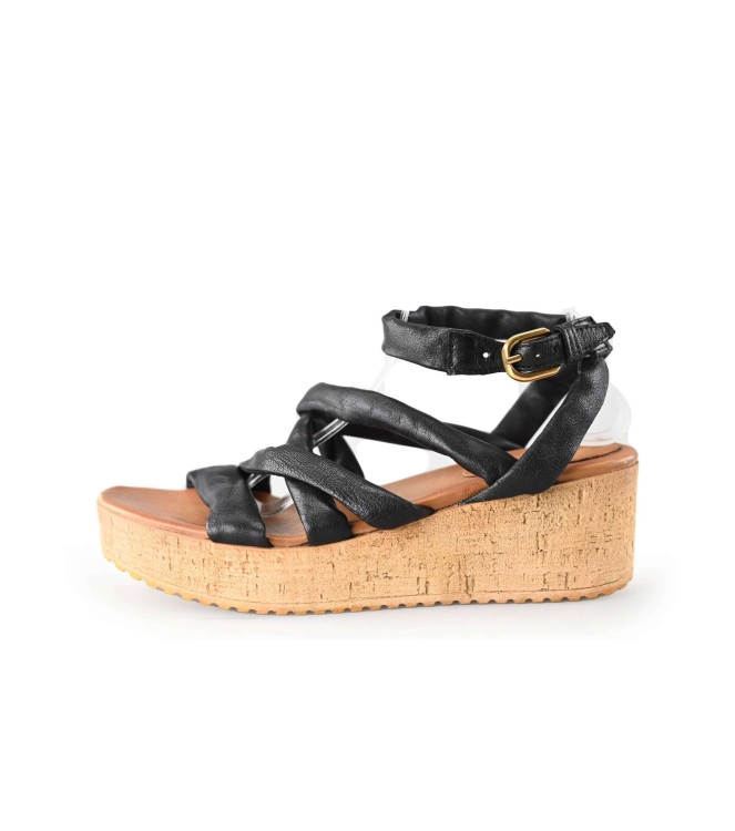 Omoda Keilschuhe