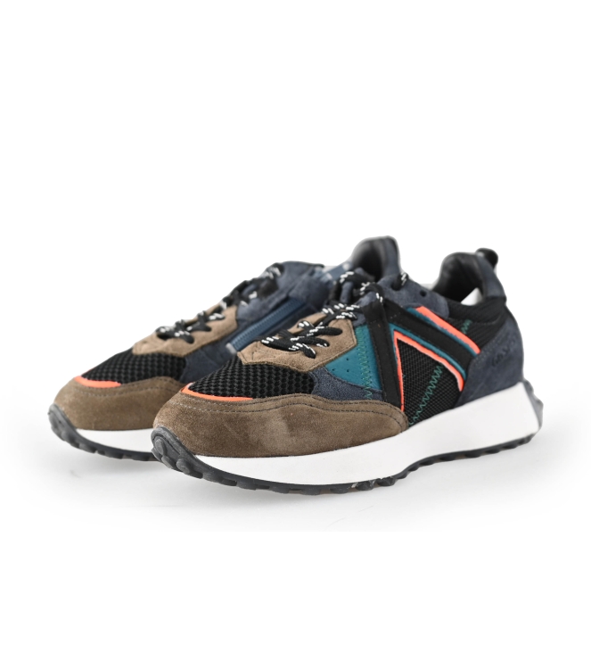 Giga Sneaker