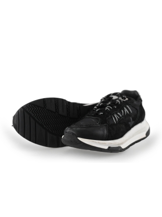 Giga Sneaker