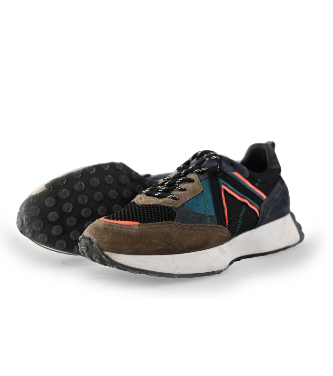 Giga Sneaker